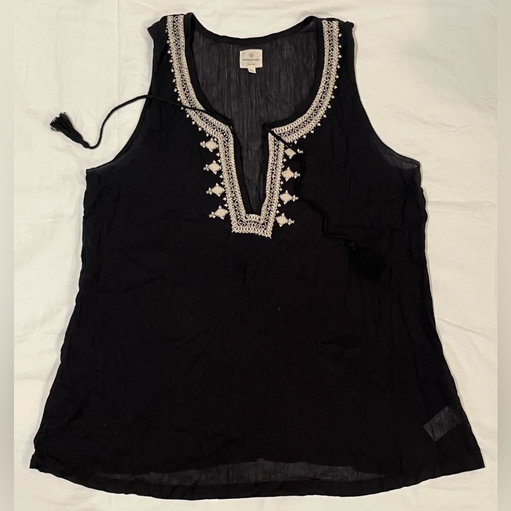 Banana Republic Black Tank Top with Cream Embroidery - Women’s Size XL